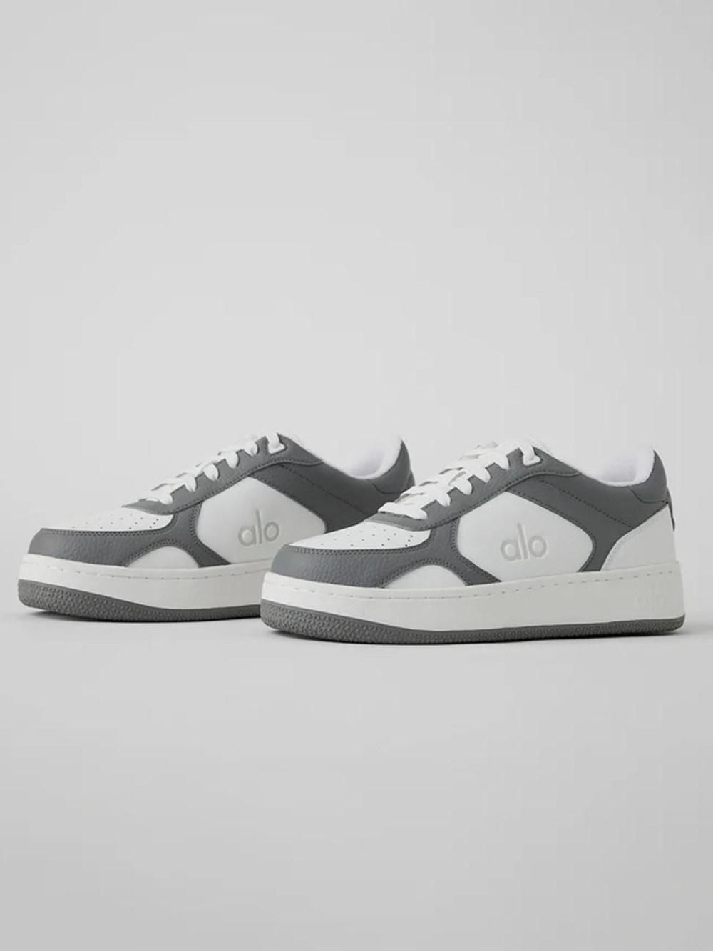Alo Yoga - Recovery Mode Sneakers in Grey/White size 9 - Picture 2 of 7